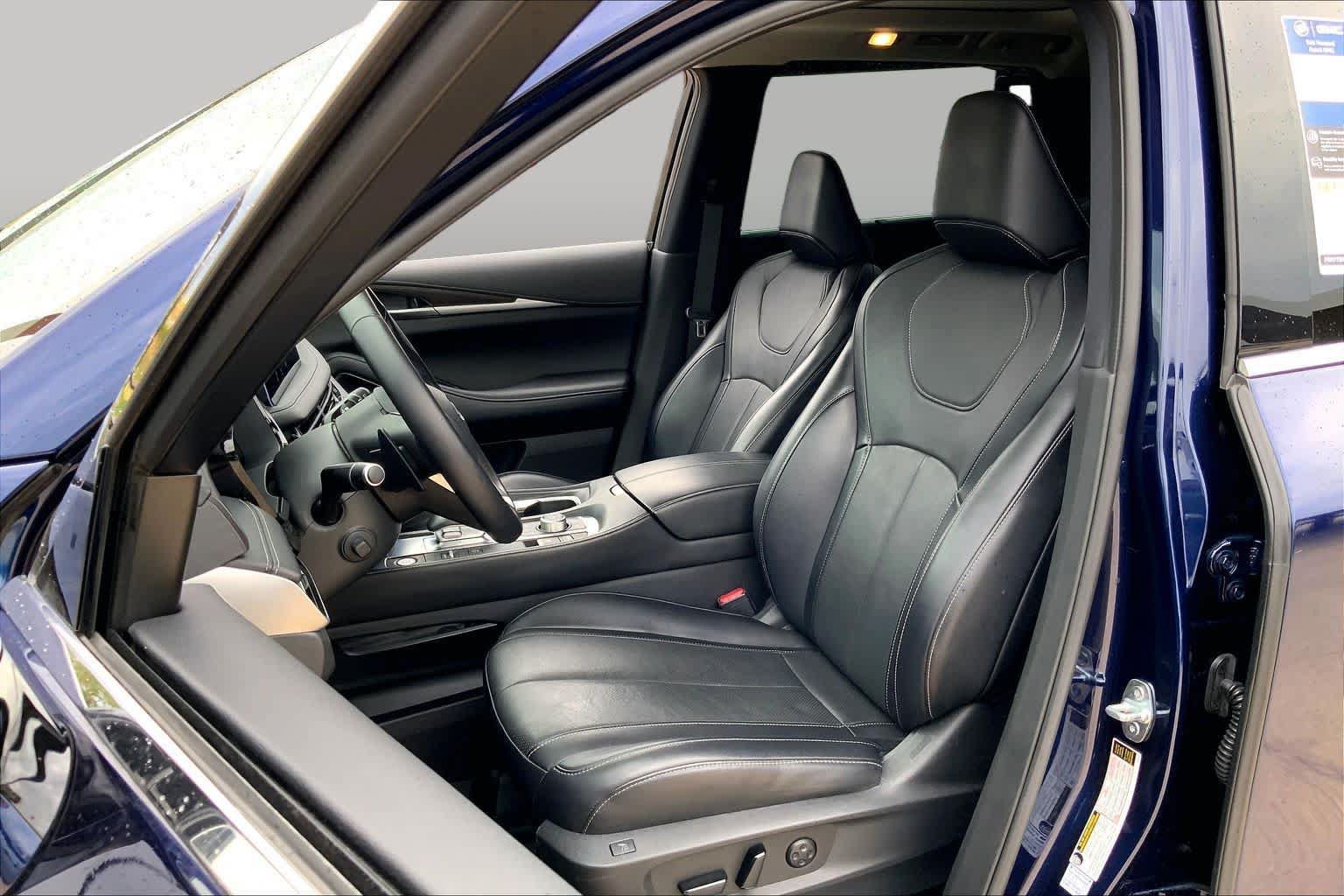 Used 2022 INFINITI QX60 Sensory w/ Cargo Package FWD image 8