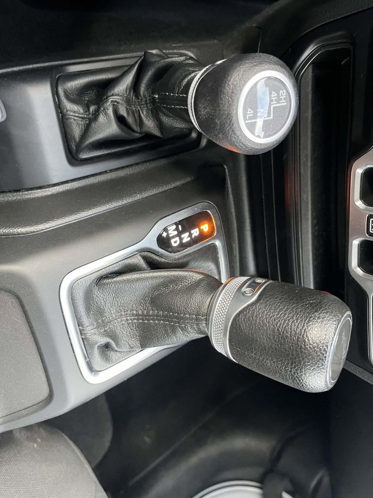 Used 2023 Jeep Gladiator Sport image 25