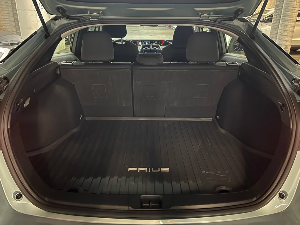Certified 2022 Toyota Prius LE FWD image 37