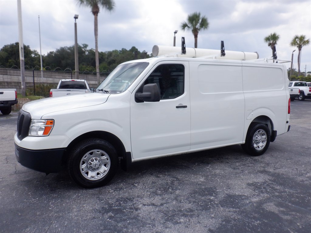Used 2020 Nissan NV 2500 SV image 2