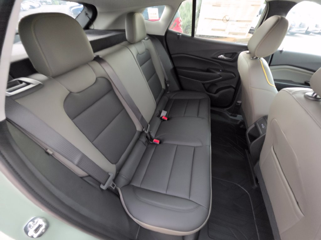 New 2026 Chevrolet Trax ACTIV w/ Driver Confidence Package FWD image 14