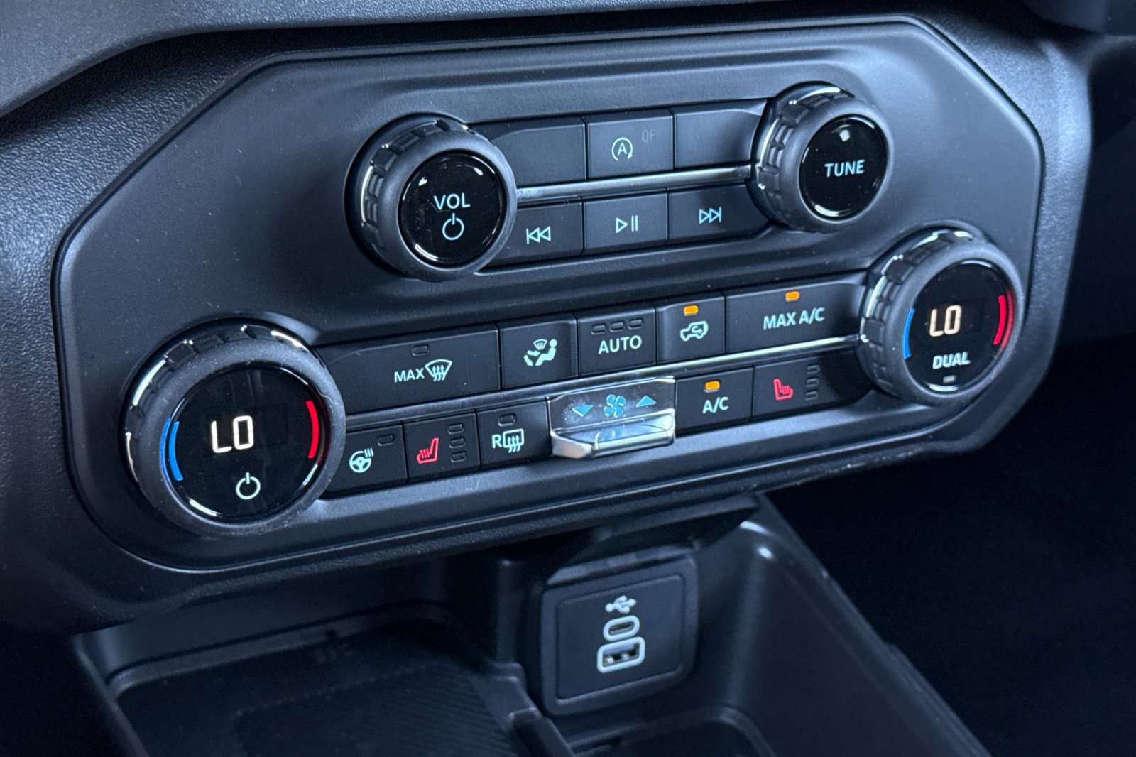 New 2026 Ford Bronco Outer Banks AWD/4WD image 21