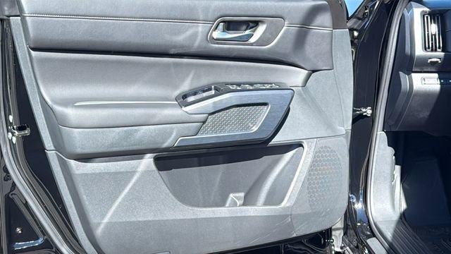 New 2026 Nissan Pathfinder SL image 23