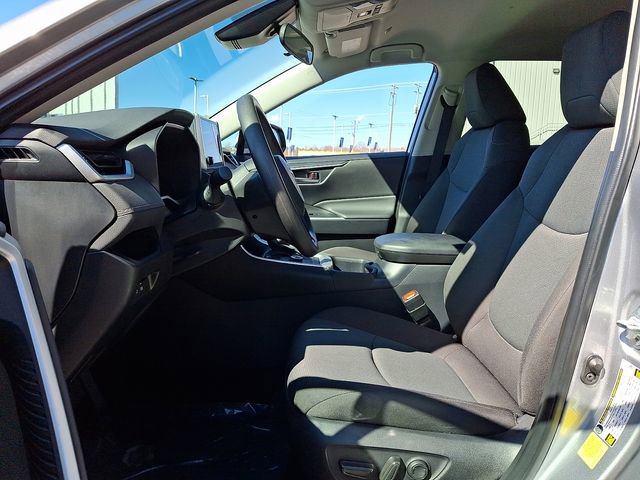 Used 2025 Toyota RAV4 XLE image 13