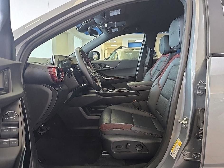 Used 2025 Chevrolet Equinox RS w/ Safety and Technology Package image 9