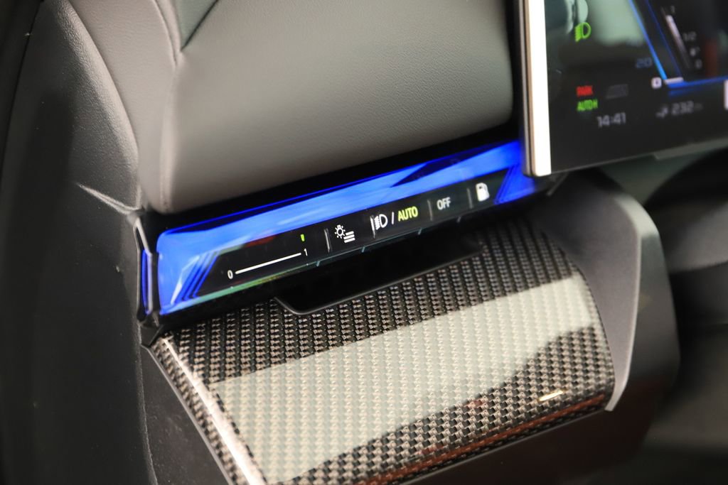 Used 2026 BMW M5 Touring AWD/4WD image 34