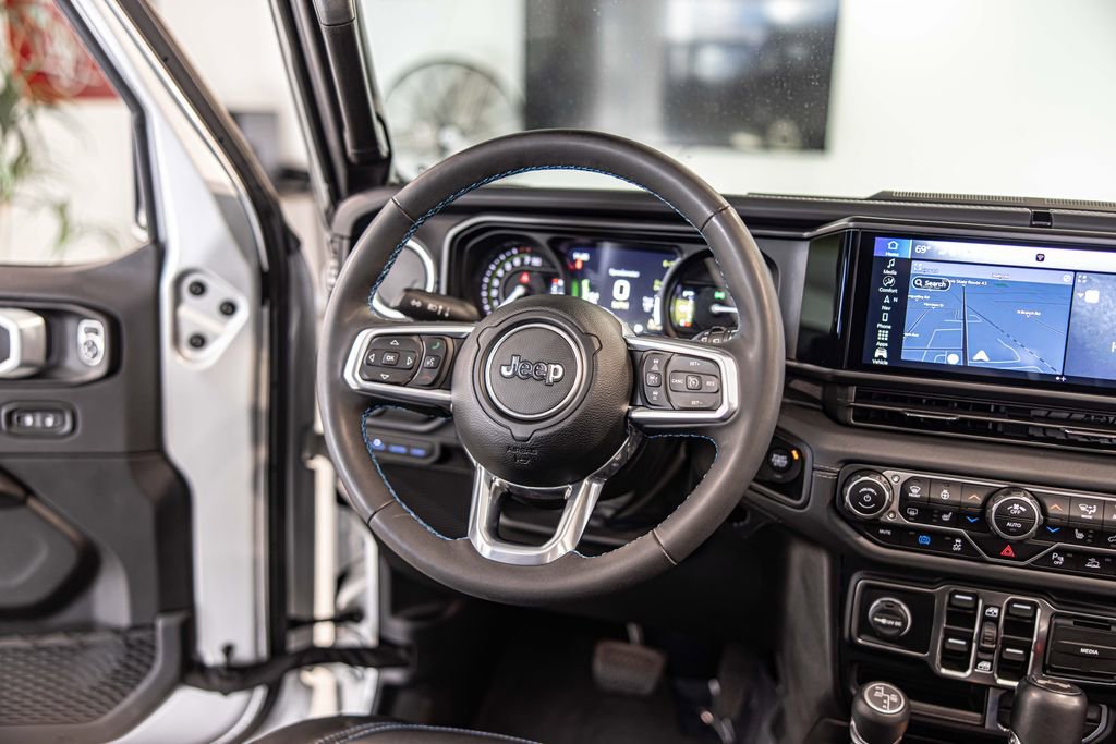 Used 2024 Jeep Wrangler High Altitude AWD/4WD image 37