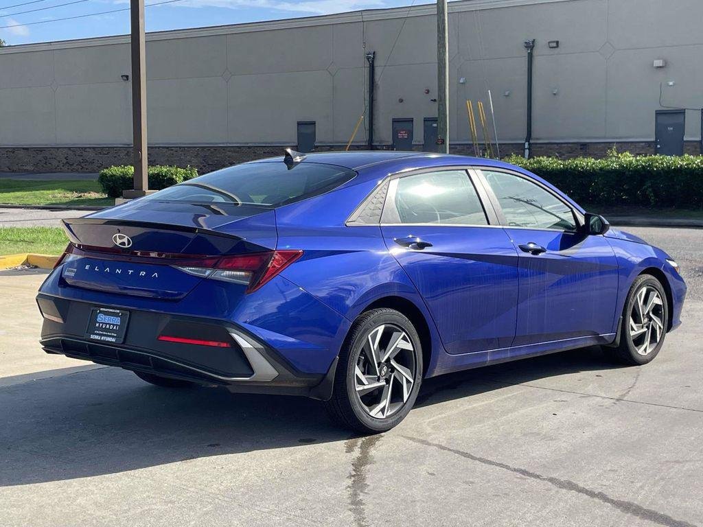 New 2025 Hyundai Elantra Sport FWD image 28