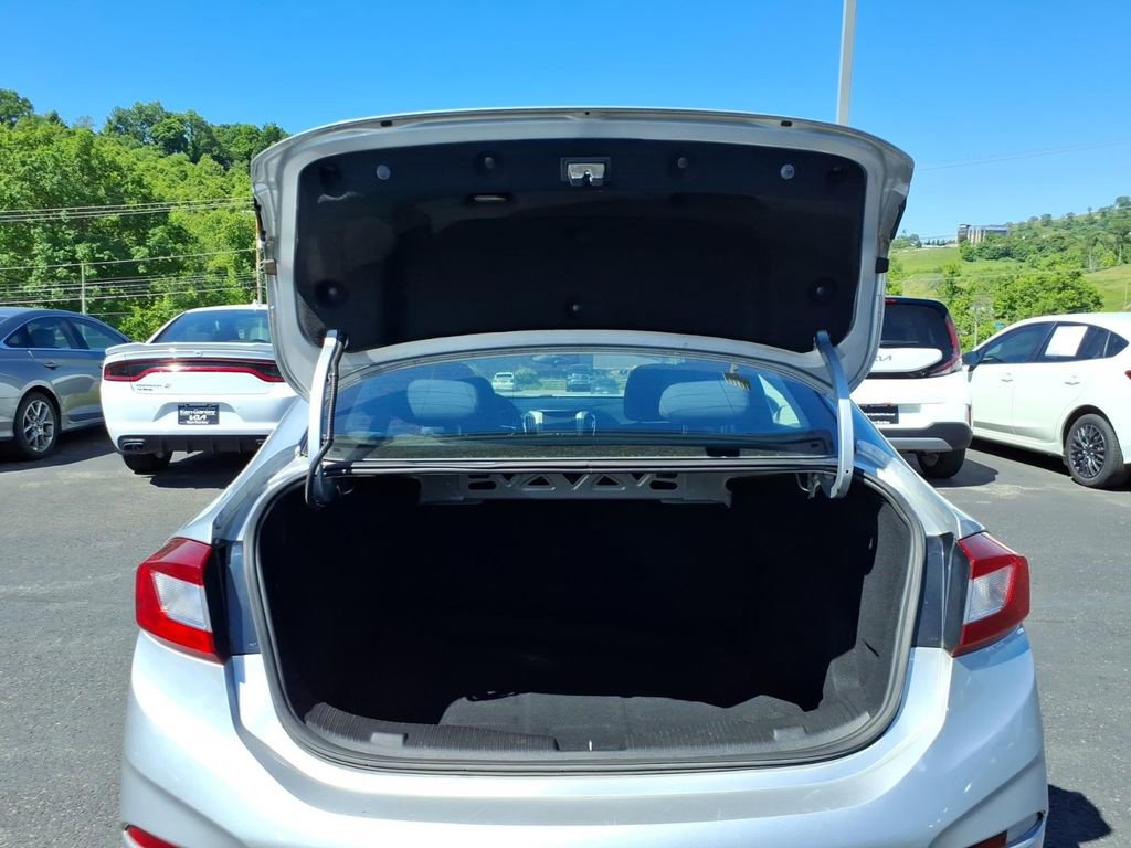 Used 2018 Chevrolet Cruze LS FWD image 13