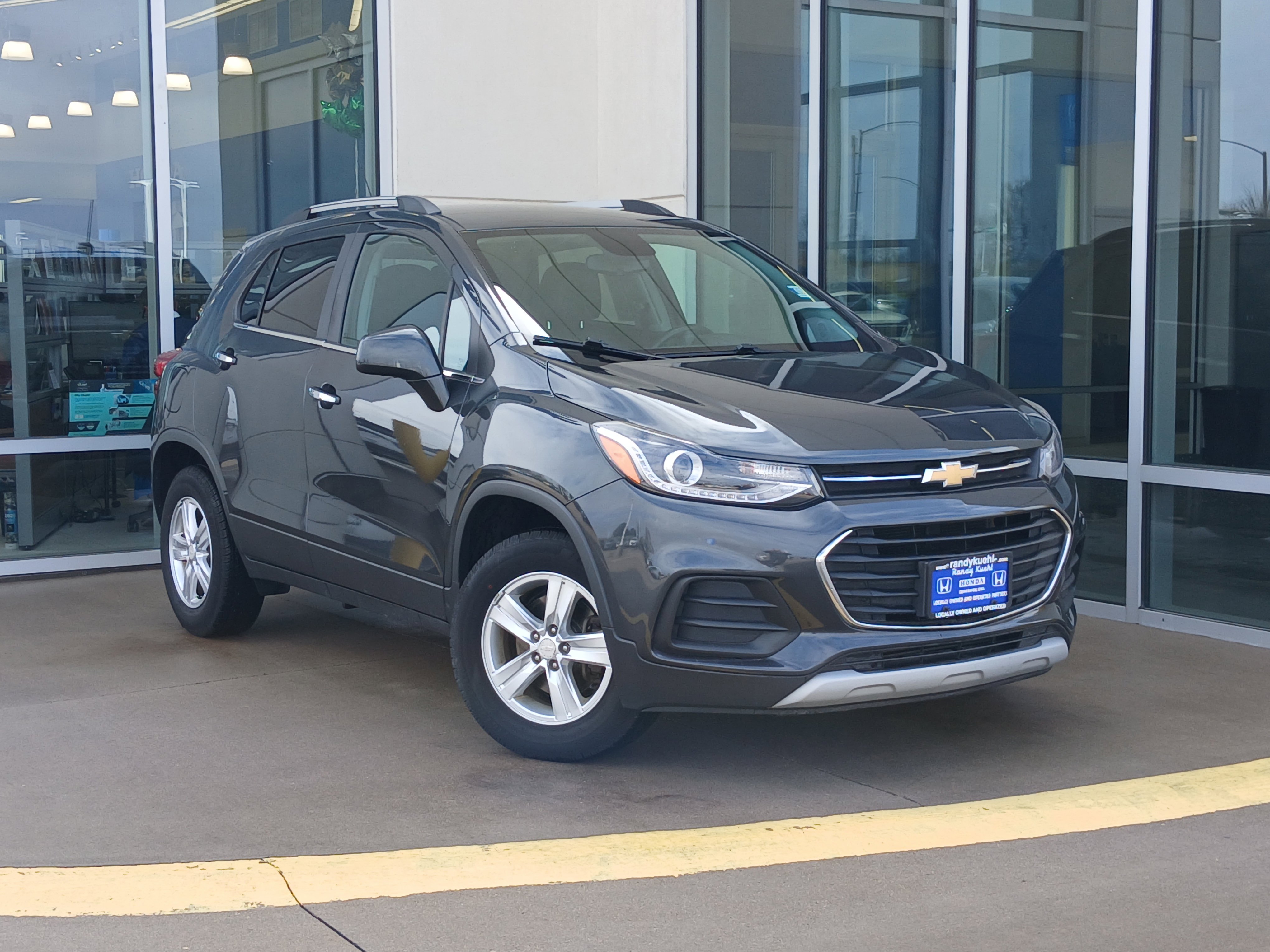 Used 2017 Chevrolet Trax LT w/ Driver Confidence Package AWD/4WD image 2