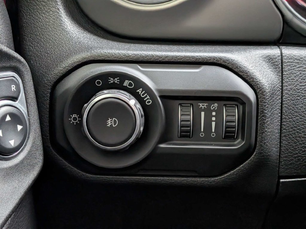 Used 2021 Jeep Wrangler Unlimited Rubicon AWD/4WD image 20