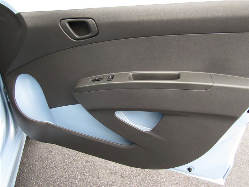 Used 2015 Chevrolet Spark LT image 27