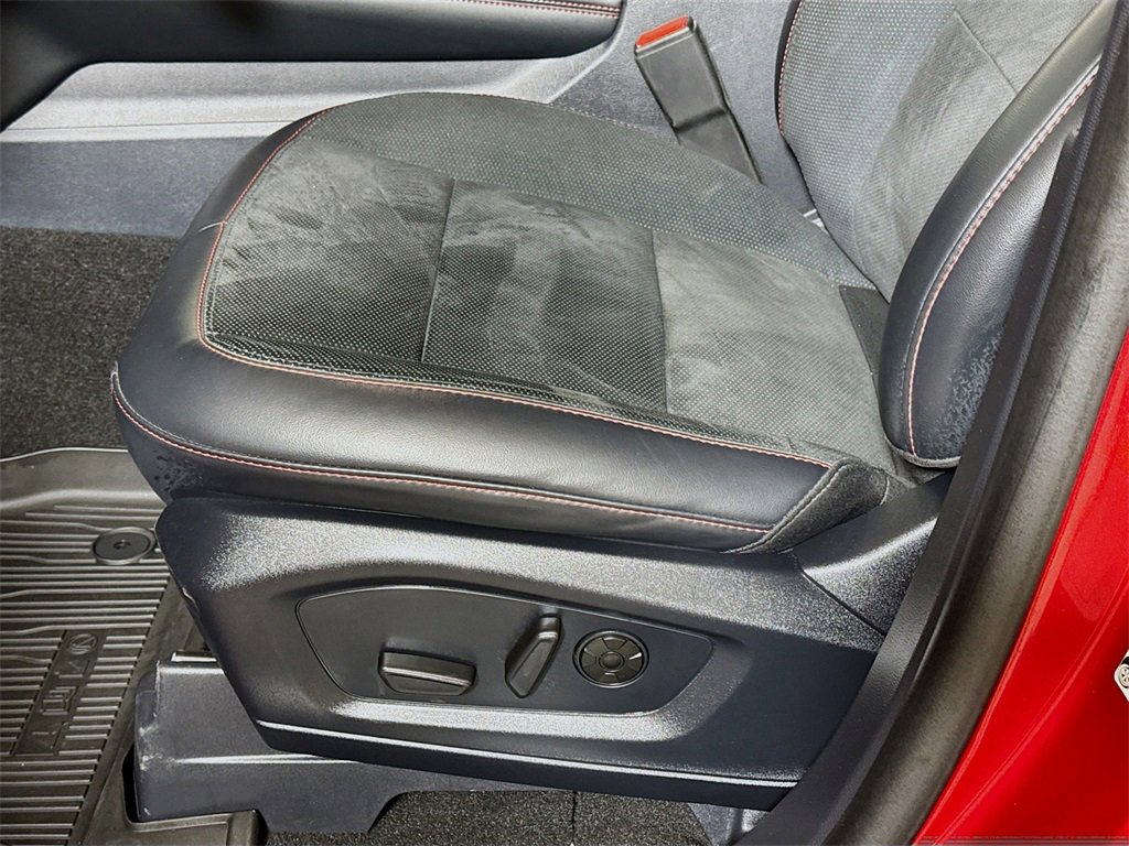 Used 2025 Ford Explorer ST image 18