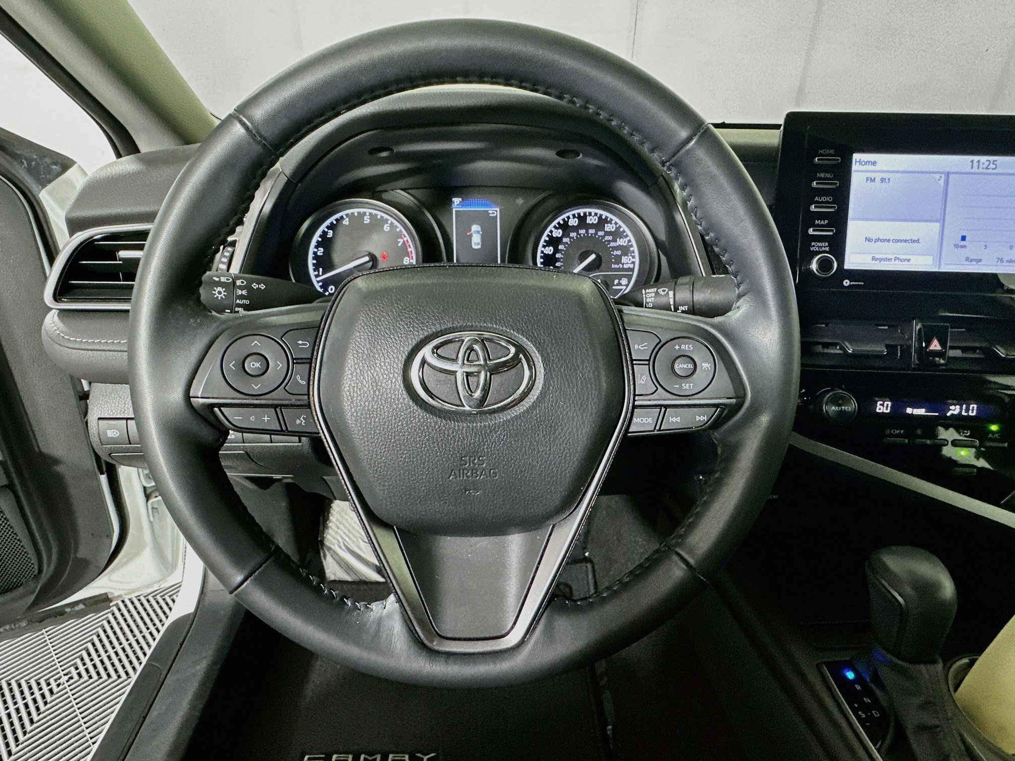 Used 2024 Toyota Camry SE w/ Convenience Package FWD image 15