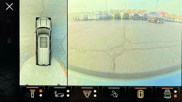 Used 2023 GMC Yukon Denali Ultimate image 36