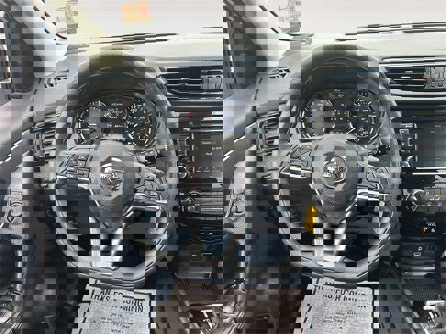 Used 2020 Nissan Rogue Sport S image 12