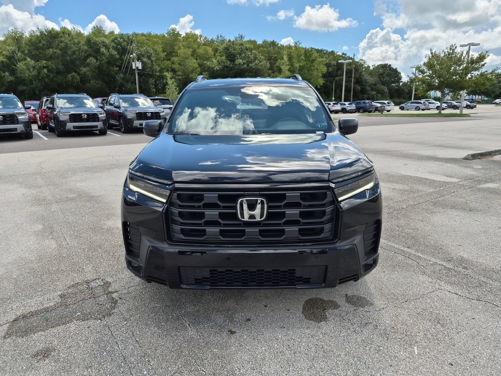 New 2026 Honda Pilot Sport image 9
