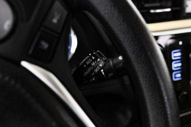 Used 2017 Toyota Corolla LE image 19