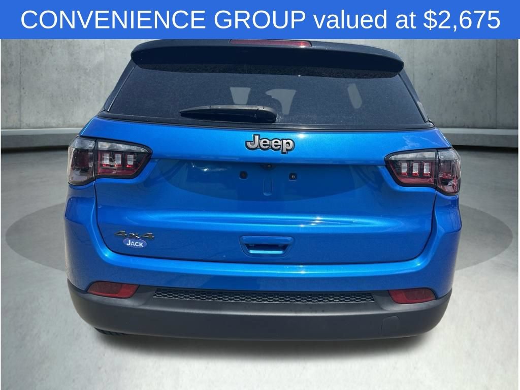 Used 2024 Jeep Compass Latitude w/ Sun and Sound Group AWD/4WD image 6
