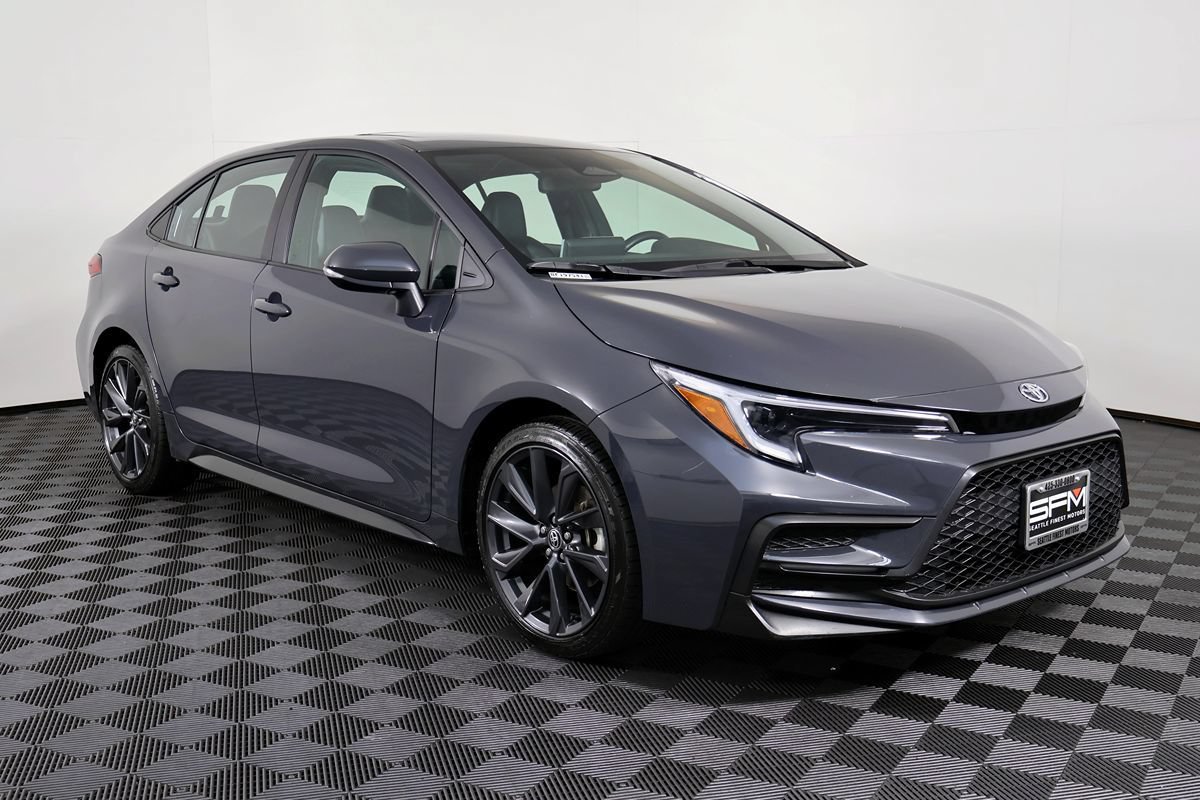 Used 2024 Toyota Corolla XSE FWD image 6