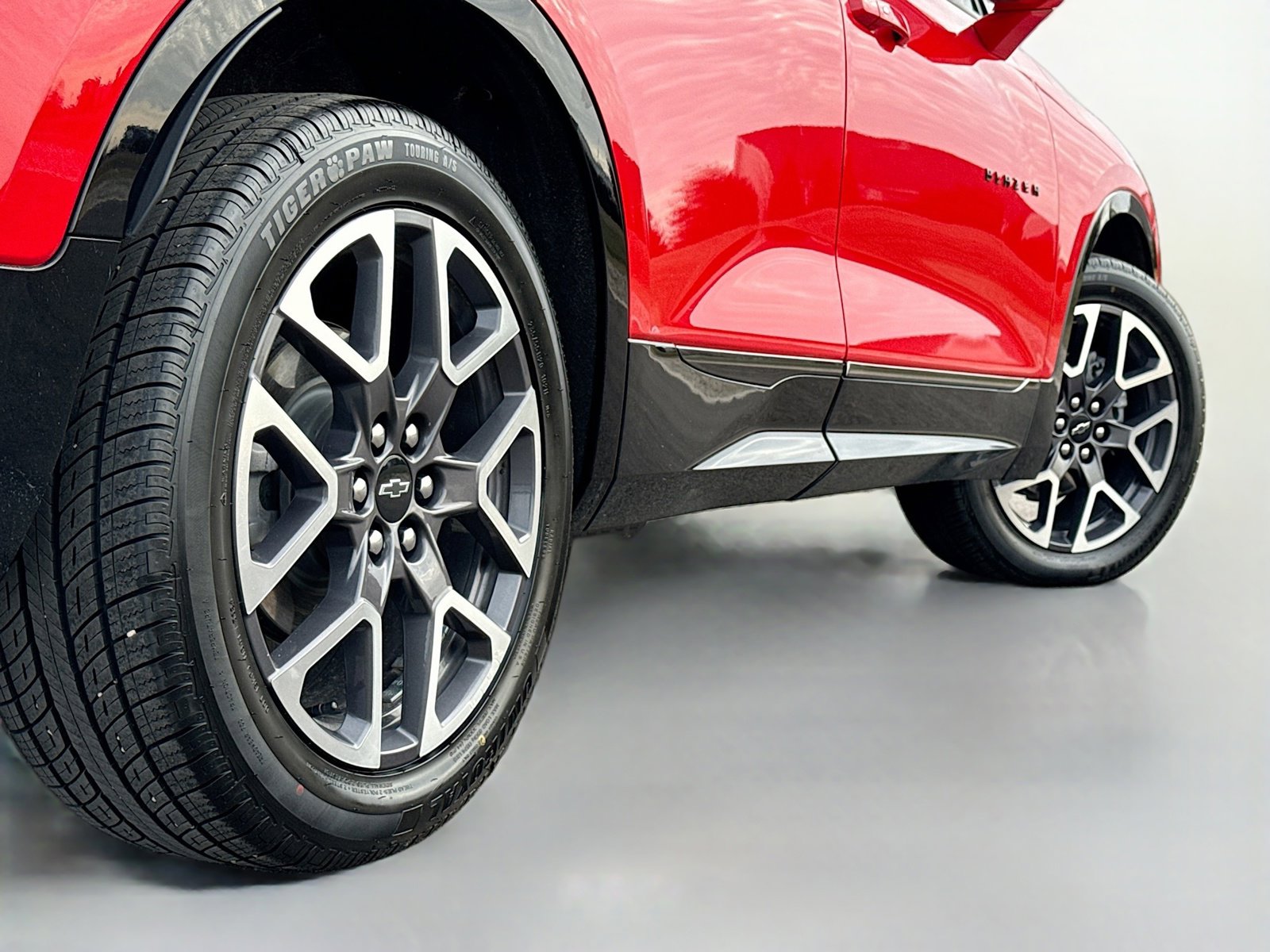 Used 2023 Chevrolet Blazer RS w/ Driver Confidence II Package AWD/4WD image 16