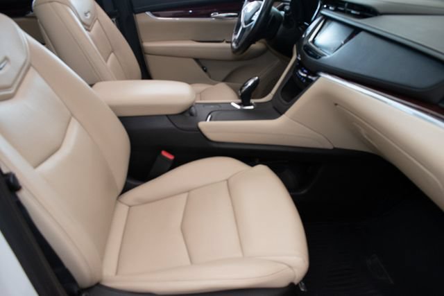 Used 2019 Cadillac XT5 Luxury FWD image 10