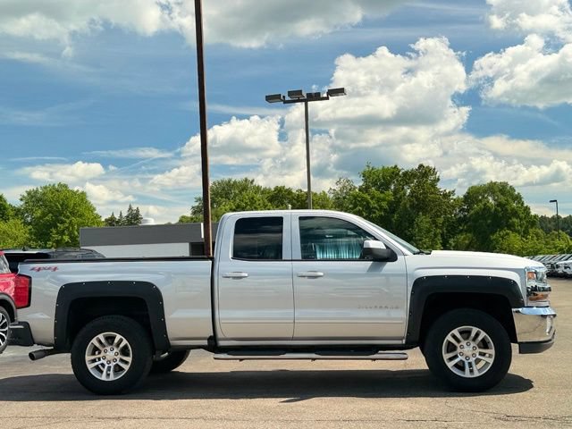Used 2017 Chevrolet Silverado 1500 LT w/ All Star Edition AWD/4WD image 31