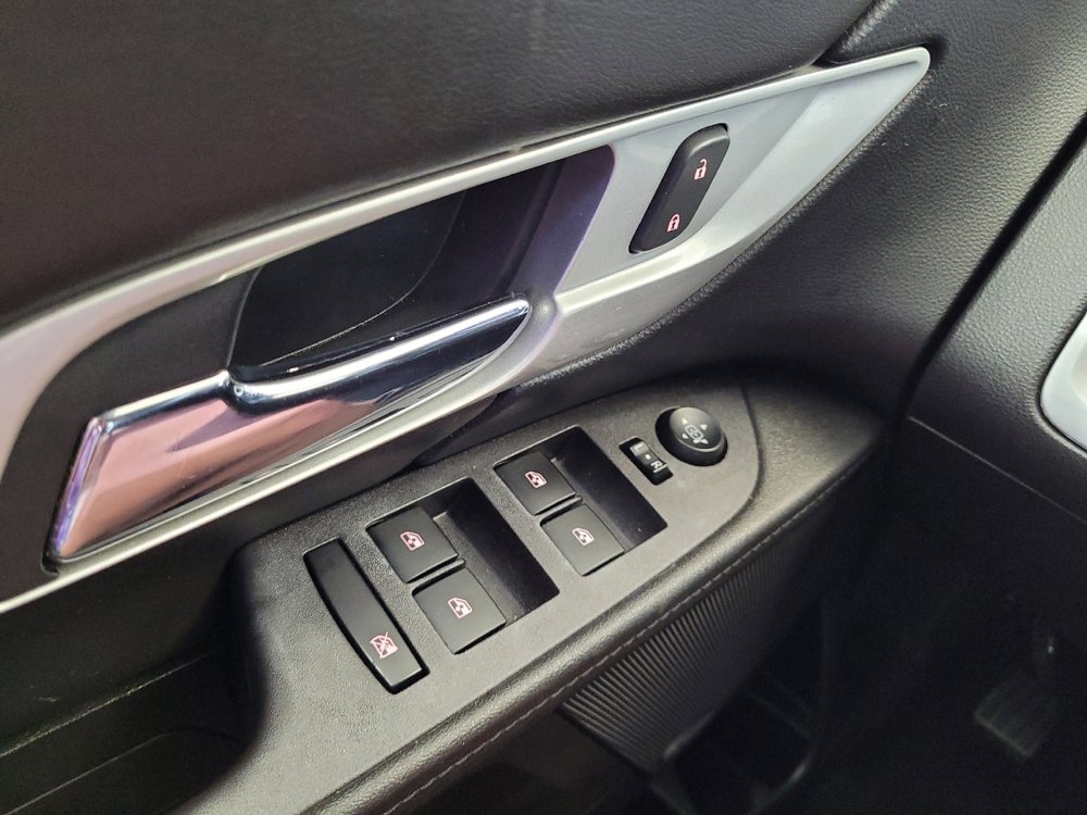 Used 2017 GMC Terrain SLE w/ Technology Package image 27