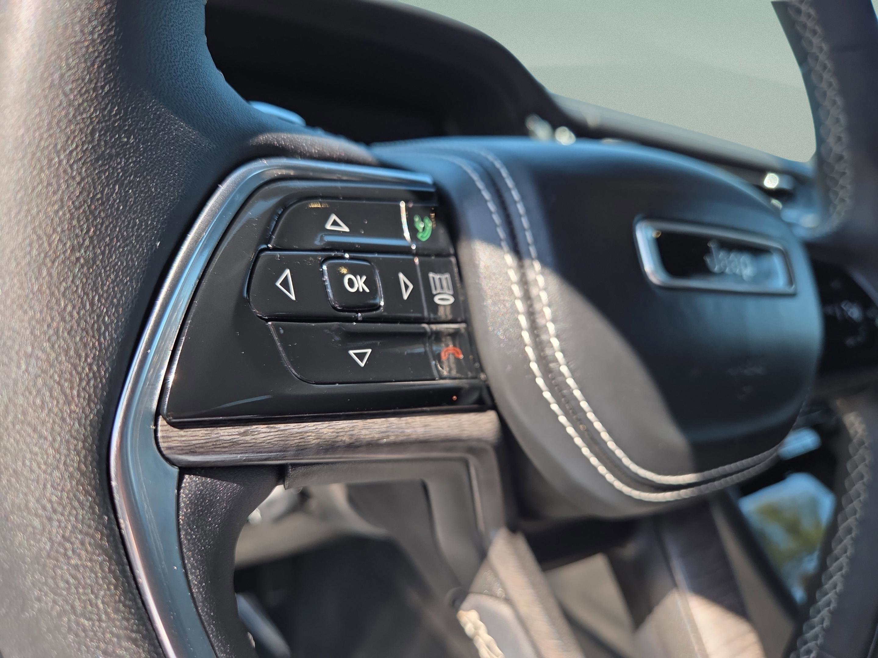 Used 2023 Jeep Grand Cherokee Overland image 13