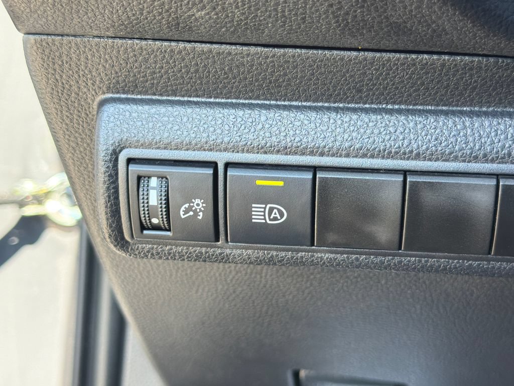 Used 2025 Toyota Corolla SE FWD image 21