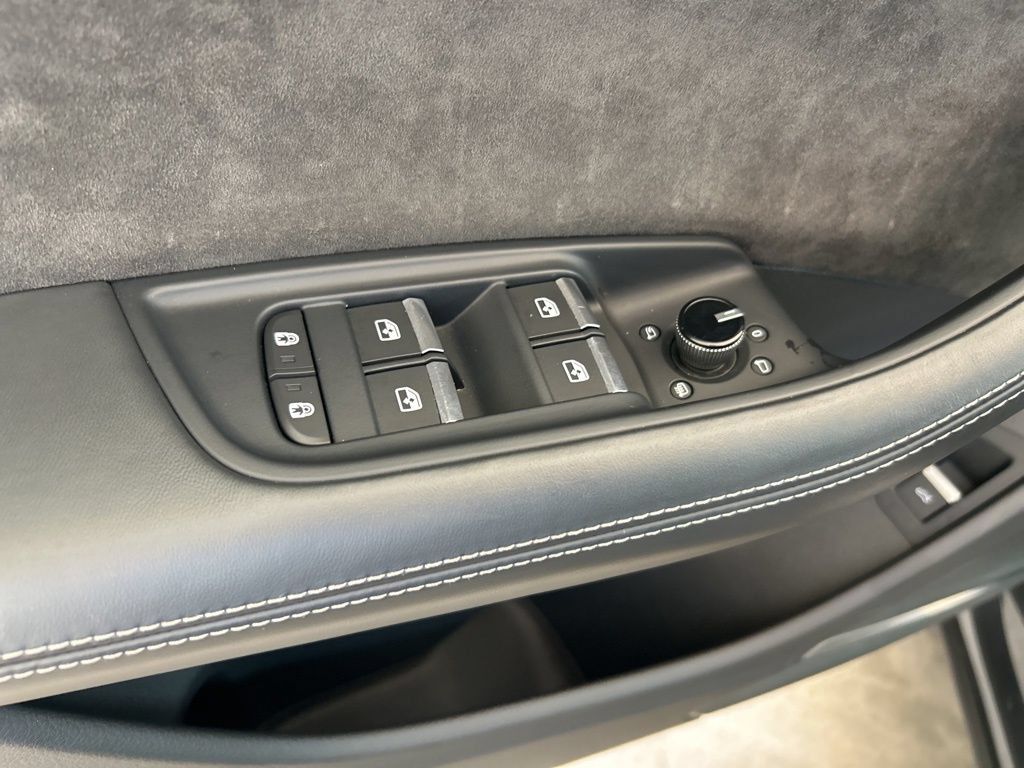 Used 2022 Audi RS Q8 AWD/4WD image 36