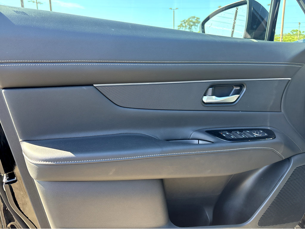 Used 2025 Nissan Murano SV image 18