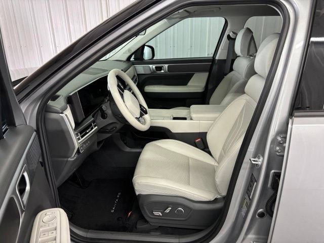 Used 2026 Hyundai Santa Fe SEL FWD image 2