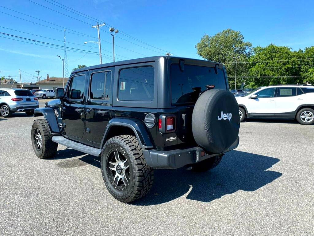 Used 2019 Jeep Wrangler Unlimited Sahara image 8
