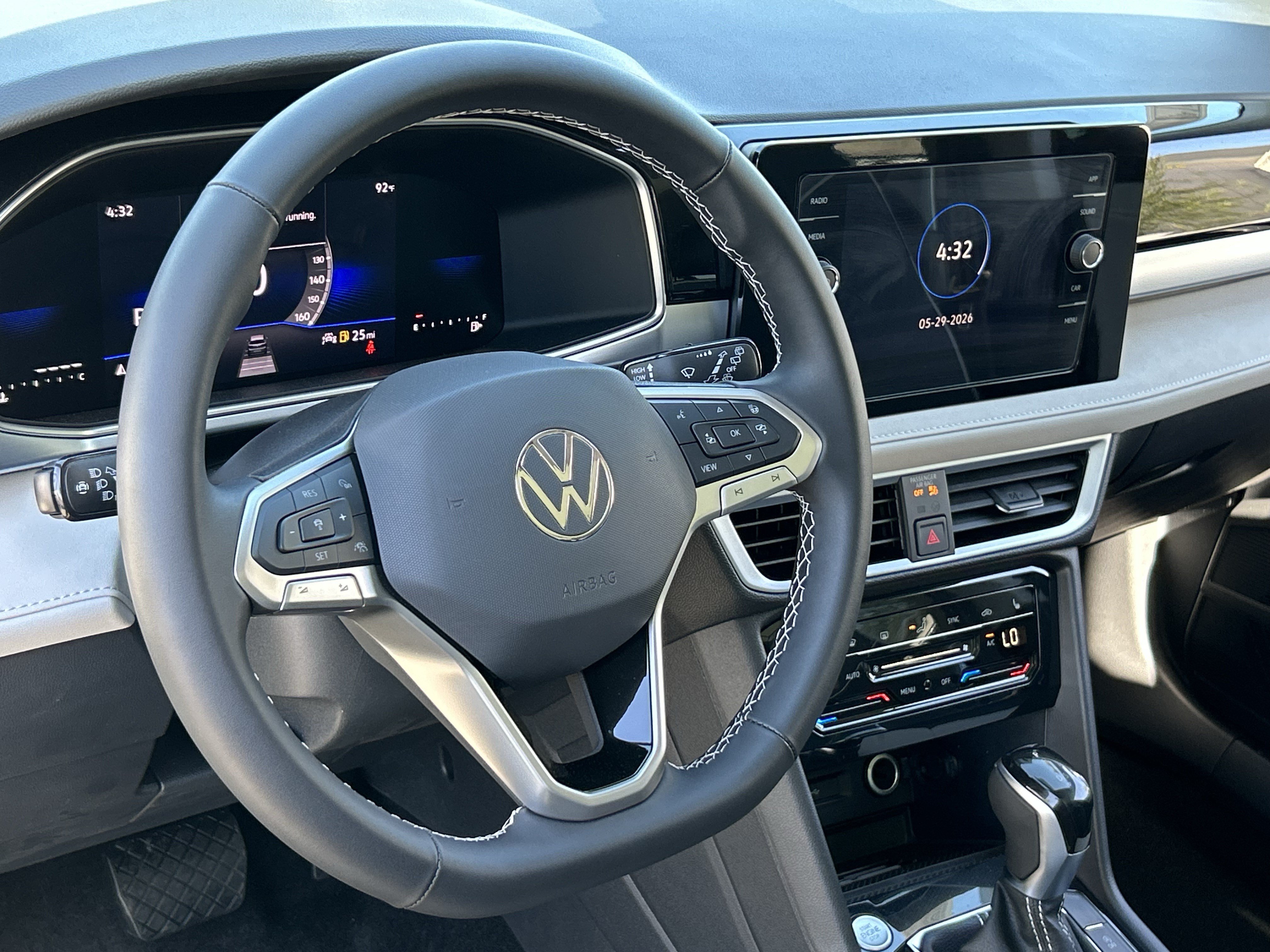 New 2026 Volkswagen Taos SE FWD image 20