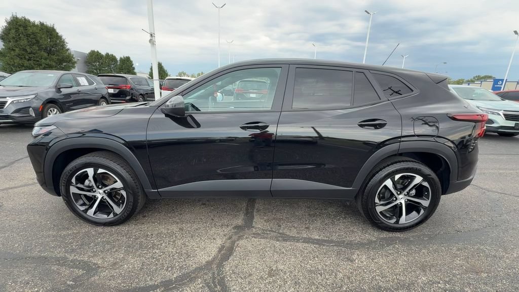 Used 2024 Chevrolet Trax RS w/ Driver Confidence Package FWD image 5