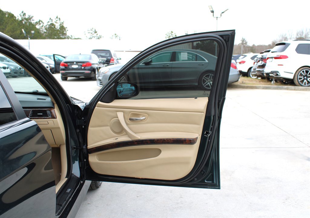 Used 2006 BMW 325xi Sedan image 32