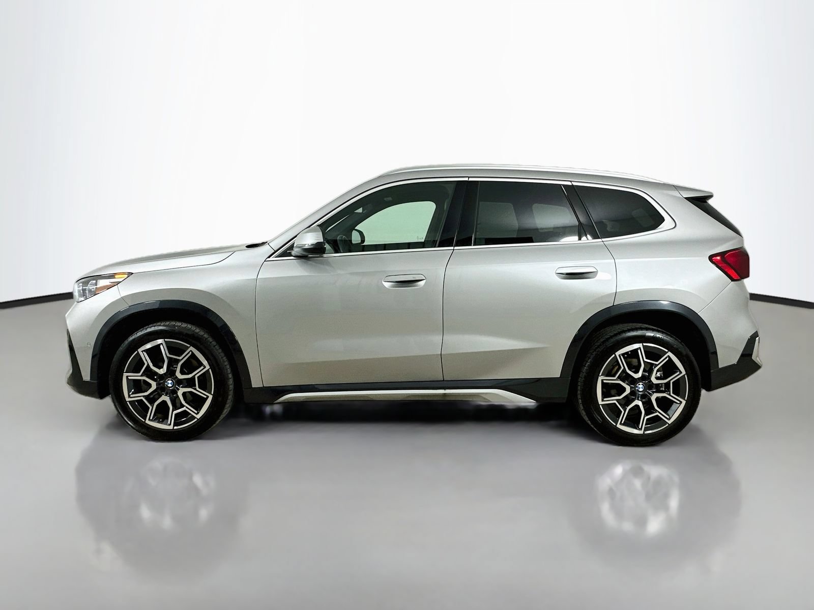 Used 2026 BMW X1 xDrive28i w/ Convenience Package AWD/4WD image 8