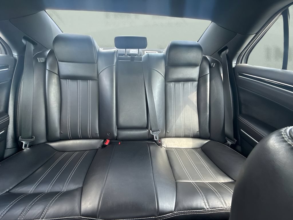 Used 2019 Chrysler 300 S RWD image 6