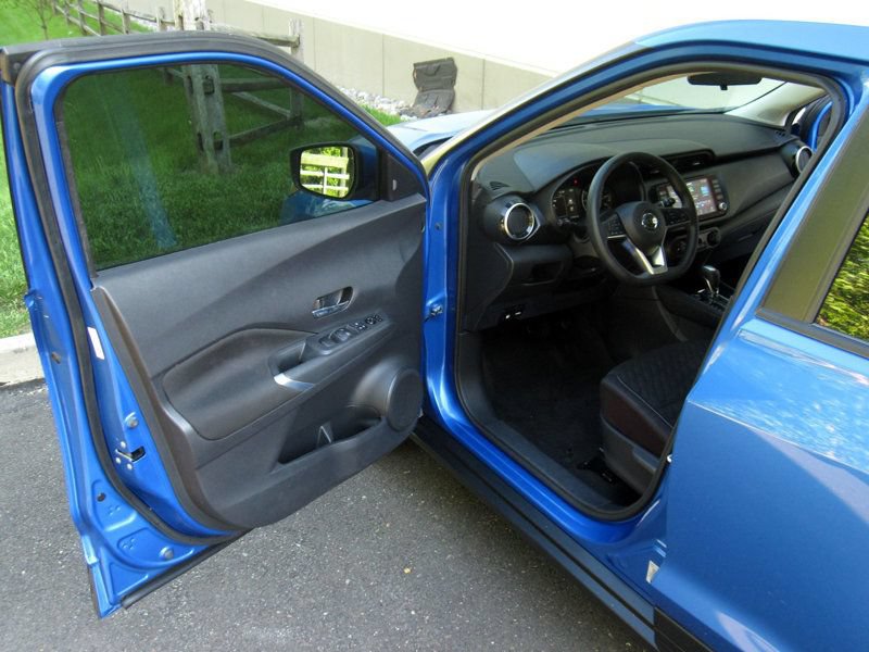 Used 2021 Nissan Kicks SV FWD image 16