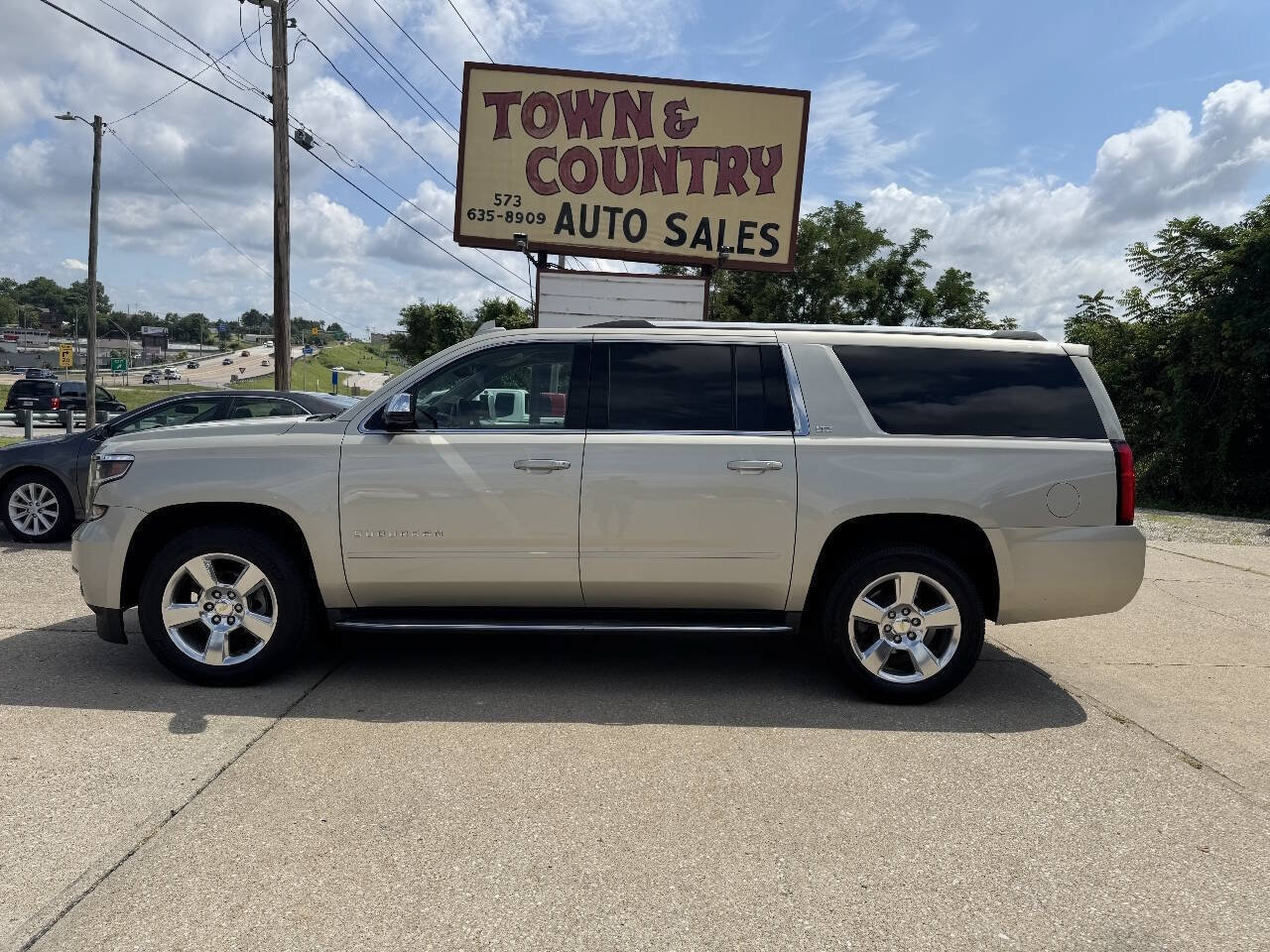 Used 2016 Chevrolet Suburban LTZ w/ Max Trailering Package AWD/4WD image 4