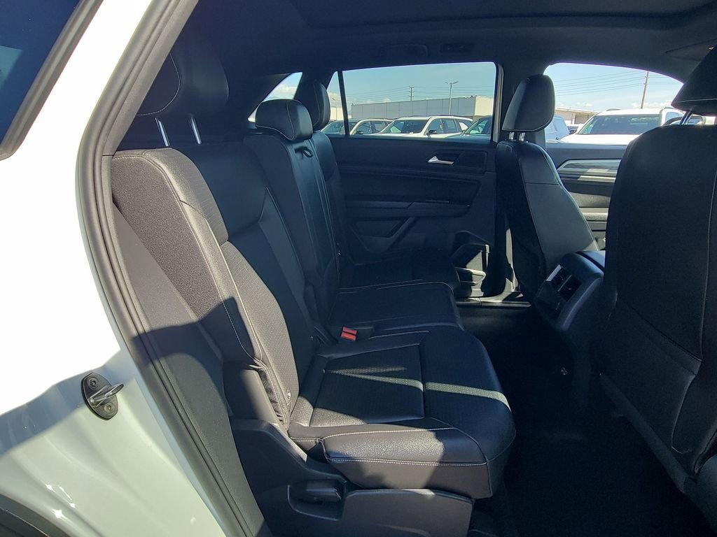 Used 2020 Volkswagen Atlas Cross Sport SE w/ Panoramic Sunroof Package image 26