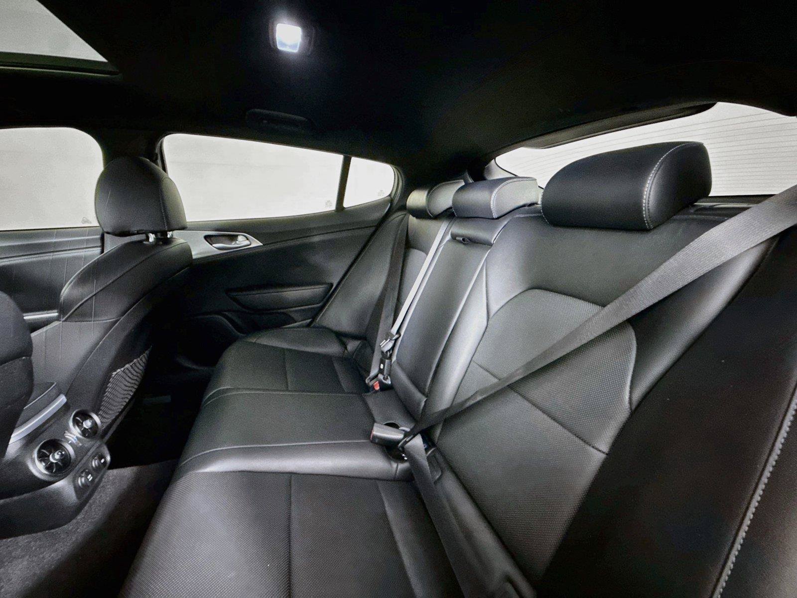 Used 2022 Kia Stinger GT1 AWD/4WD image 30