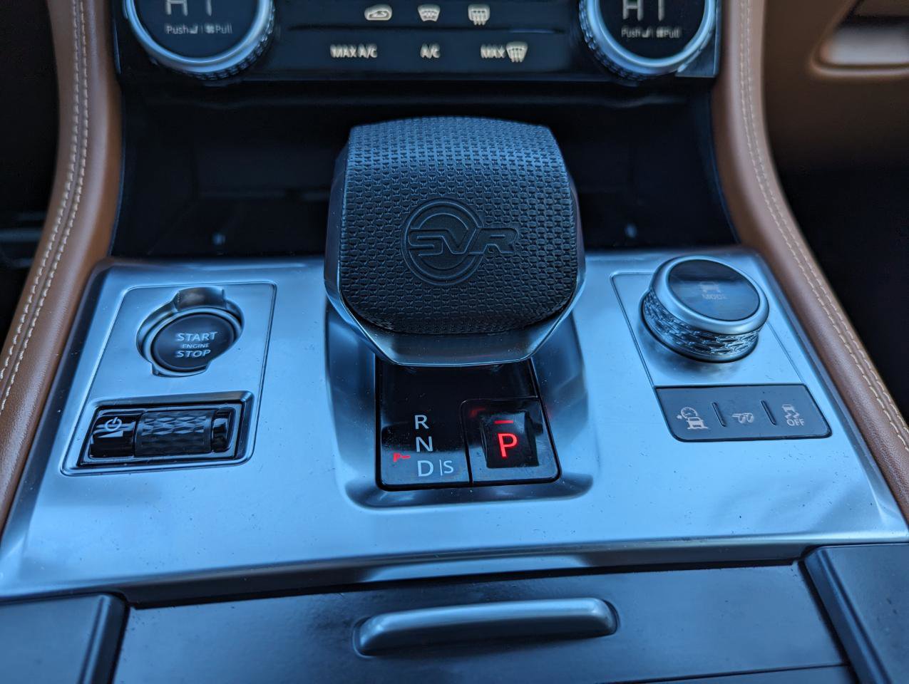 Used 2023 Jaguar F-PACE SVR image 24