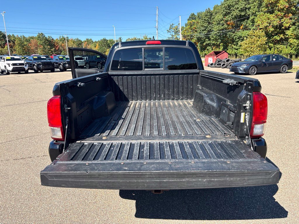 Used 2017 Toyota Tacoma TRD Sport w/ Tow Package AWD/4WD image 16