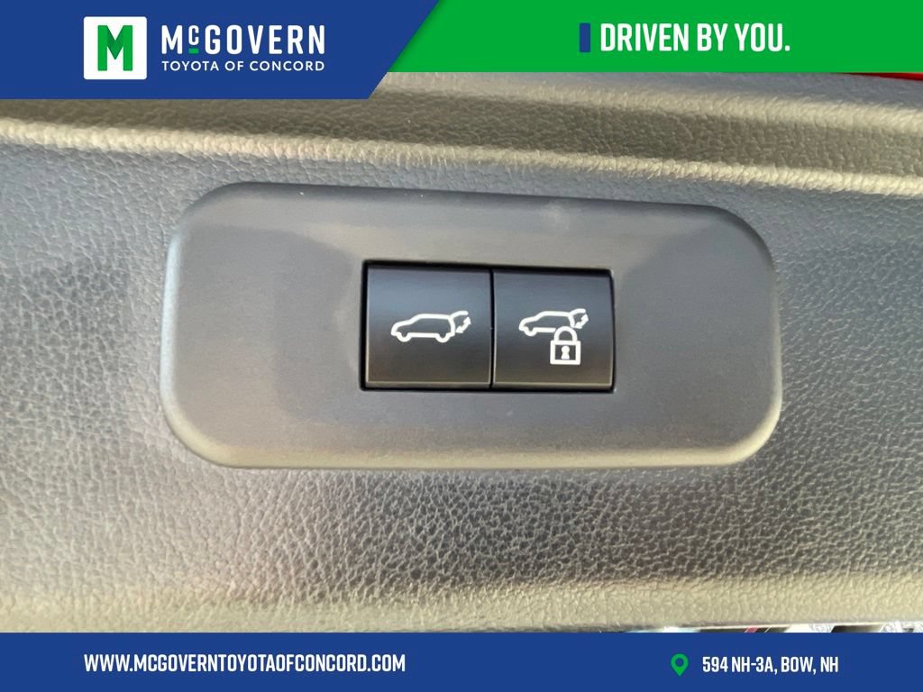Used 2026 Toyota Grand Highlander AWD image 32