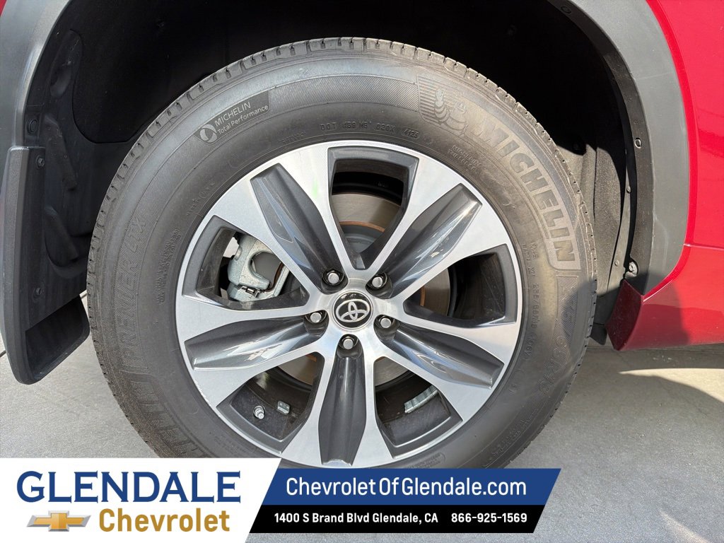 Used 2023 Toyota Highlander XLE image 23