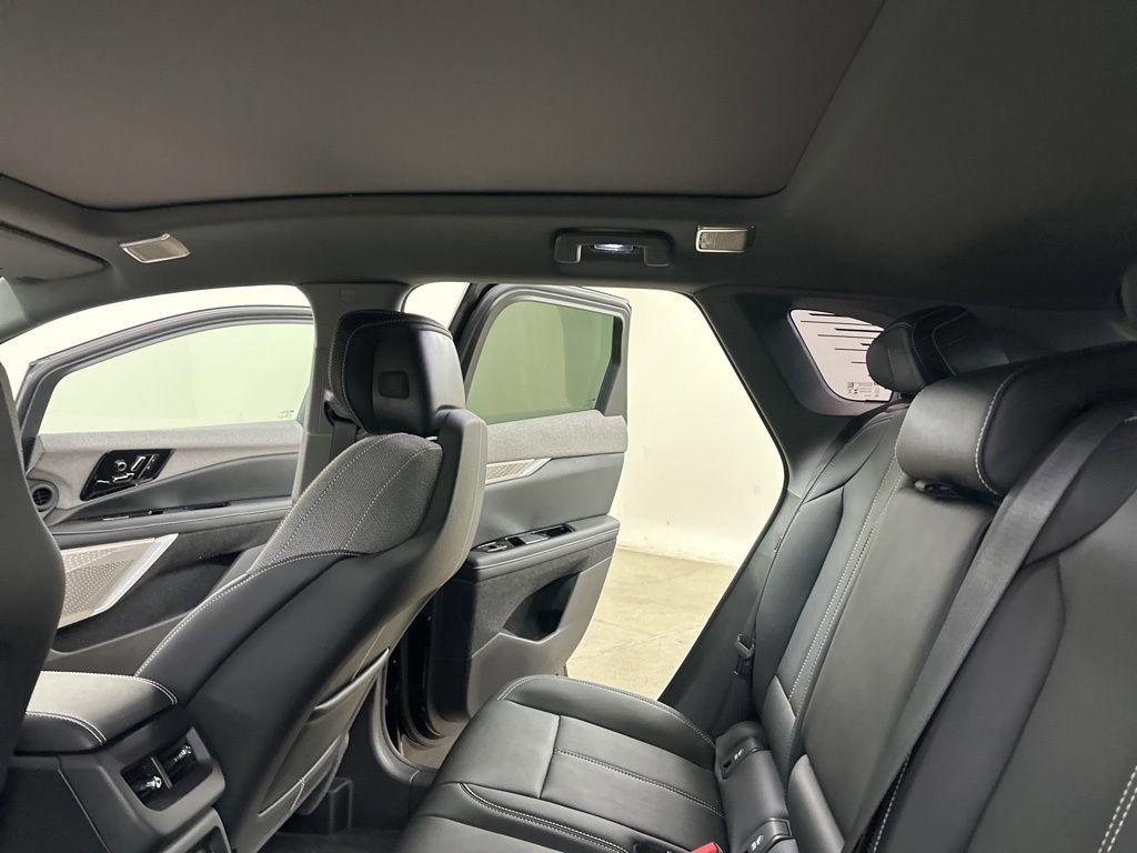 New 2026 Cadillac Optiq Luxury 1 image 27