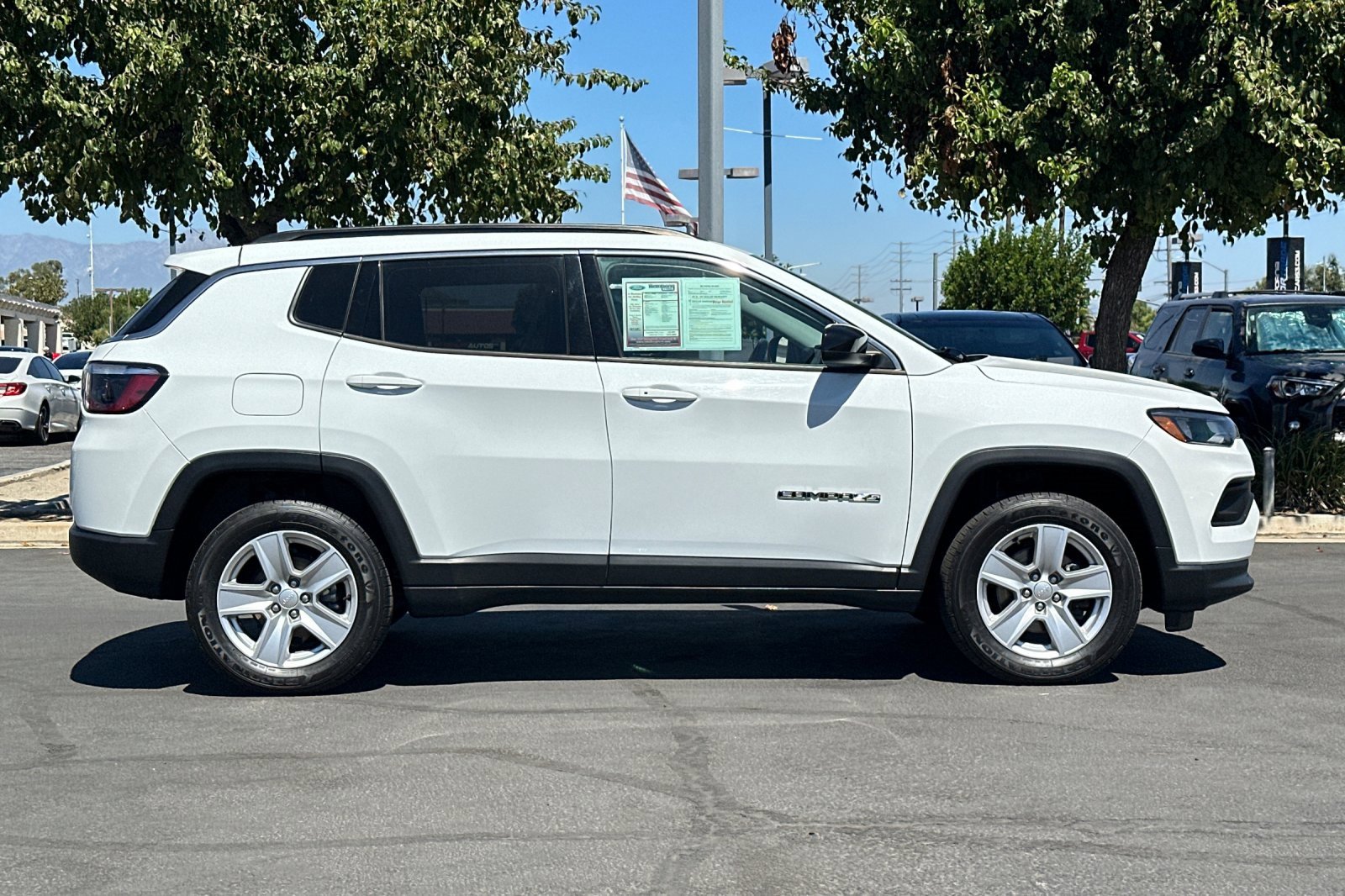 Used 2022 Jeep Compass Latitude w/ Convenience Group image 3