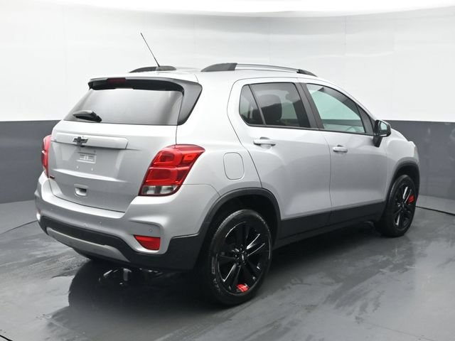 Used 2021 Chevrolet Trax LT w/ Redline Edition AWD/4WD image 5